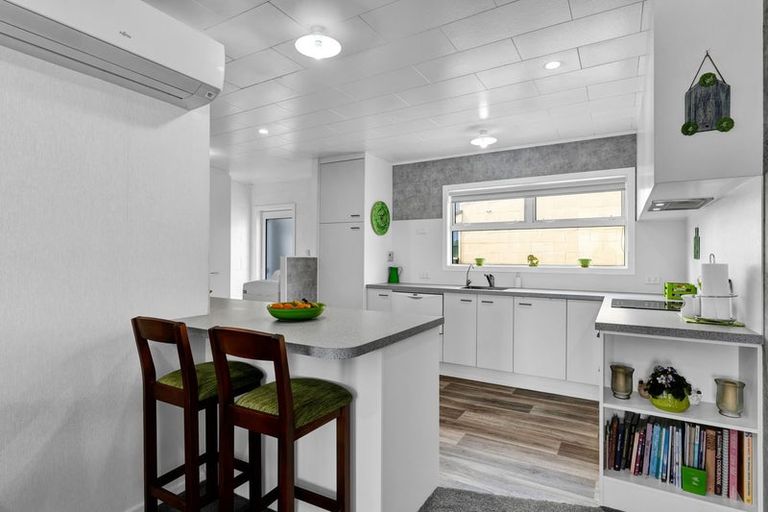 Photo of property in 61 Murray Avenue, Hawera, 4610