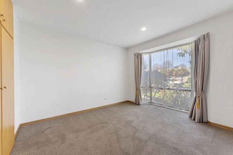 Photo of property in 33 Dee Street, St Albans, Christchurch, 8014