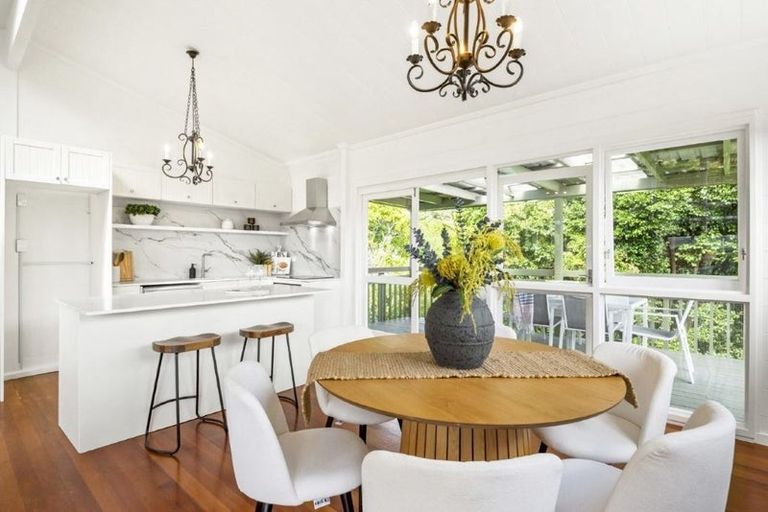 Photo of property in 7 Tranquil Glade, Hillcrest, Auckland, 0627