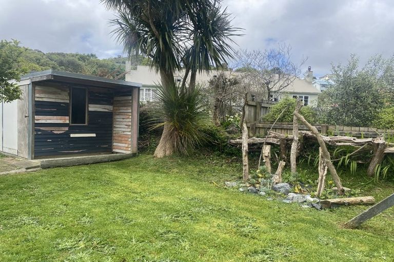 Photo of property in 12 Wavell Street, Karori, Wellington, 6012