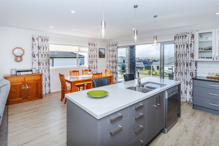 Photo of property in 22 Oak Ridge Drive, Te Awamutu, 3800