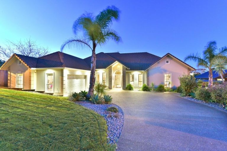 Photo of property in 5 Grovenor Drive, Orewa, 0931