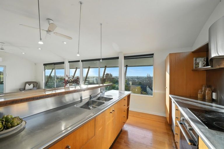 Photo of property in 23 Overdale Drive, Cashmere, Christchurch, 8022