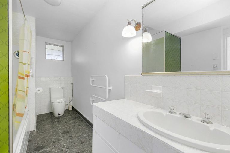 Photo of property in 15 Lyons Crescent, Strathmore Park, Wellington, 6022