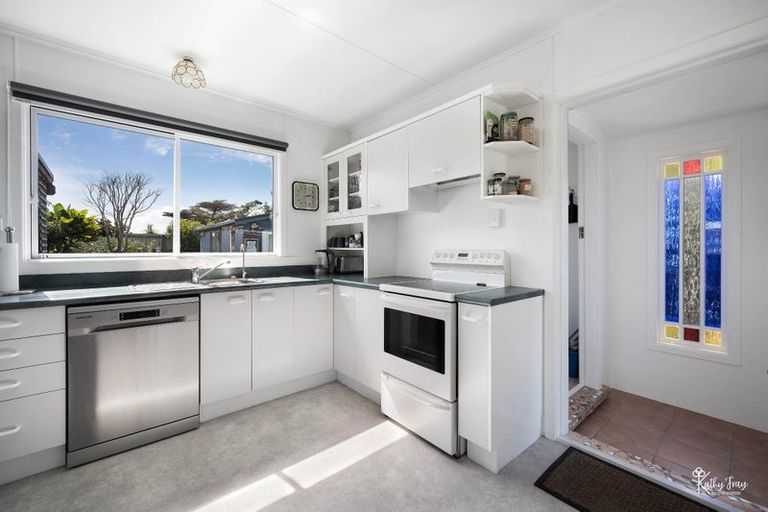 Photo of property in 13 Bayly Street, Baylys Beach, Dargaville, 0377