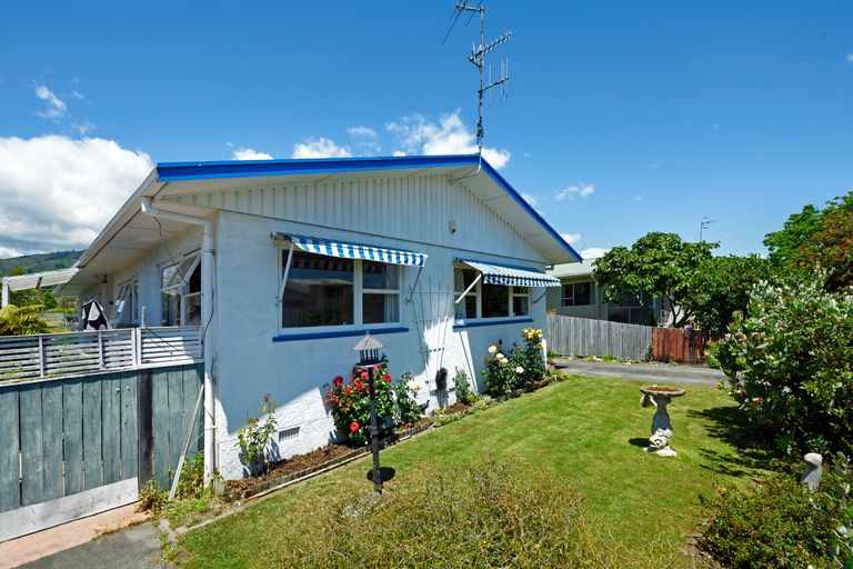 Photo of property in 34 Fergusson Street, Stoke, Nelson, 7011