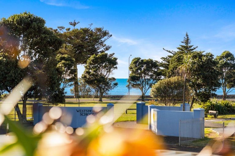 Photo of property in 35 Charles Street, Westshore, Napier, 4110