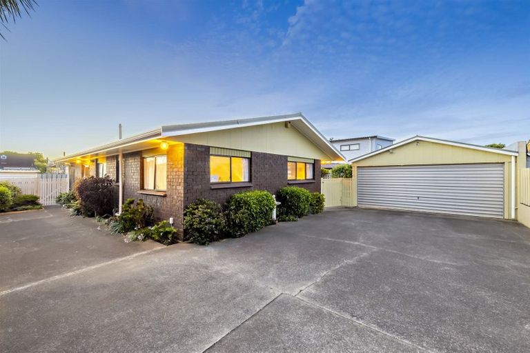 Photo of property in 2/34 Cambridge Terrace, Papatoetoe, Auckland, 2025