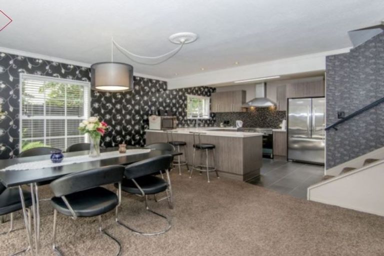 Photo of property in 244 Memorial Avenue, Burnside, Christchurch, 8053