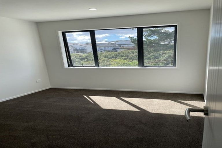 Photo of property in 32 Karoro Road, Flat Bush, Auckland, 2019