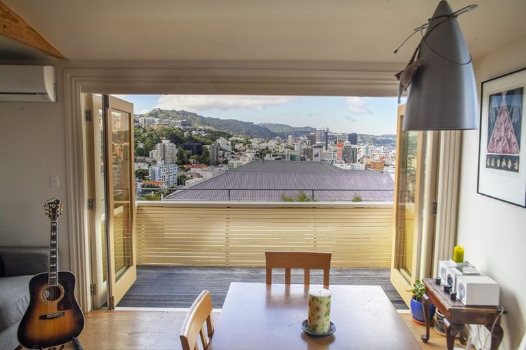 Photo of property in 72 Thompson Street, Mount Cook, Wellington, 6011