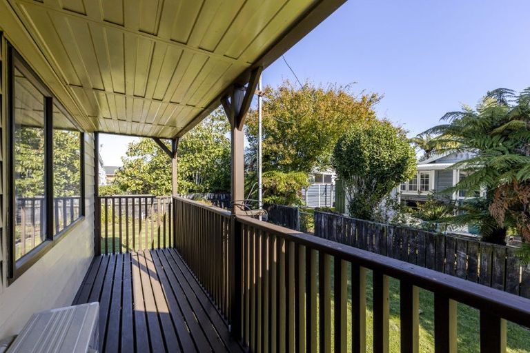 Photo of property in 25 Humphries Street, Inglewood, 4330