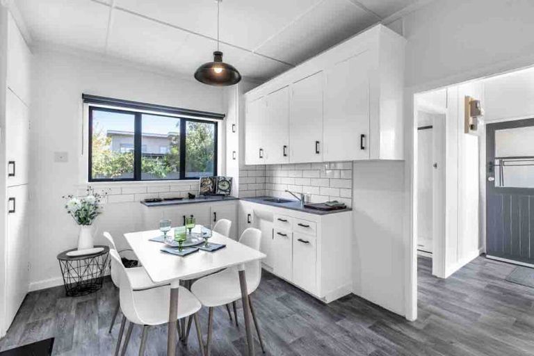 Photo of property in 2 Hillary Street, Winton, 9720