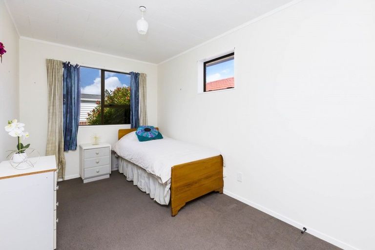 Photo of property in 48f2- Kowhai Avenue, Ebdentown, Upper Hutt, 5018