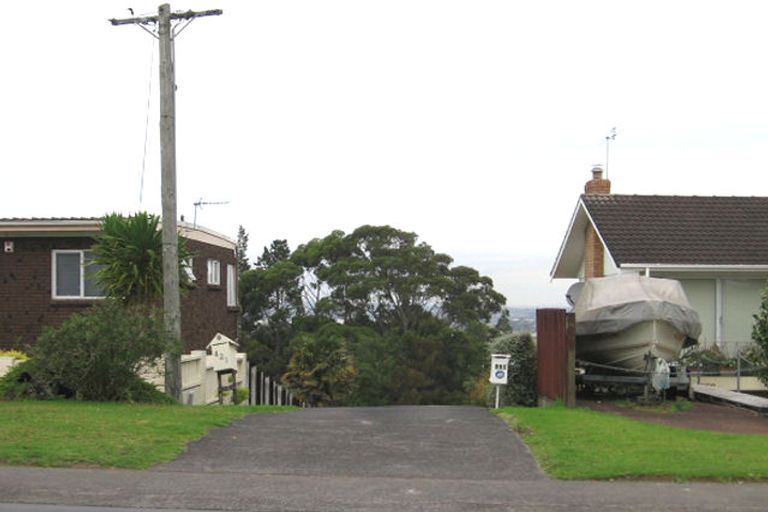 Photo of property in 421 Don Buck Road, Massey, Auckland, 0614