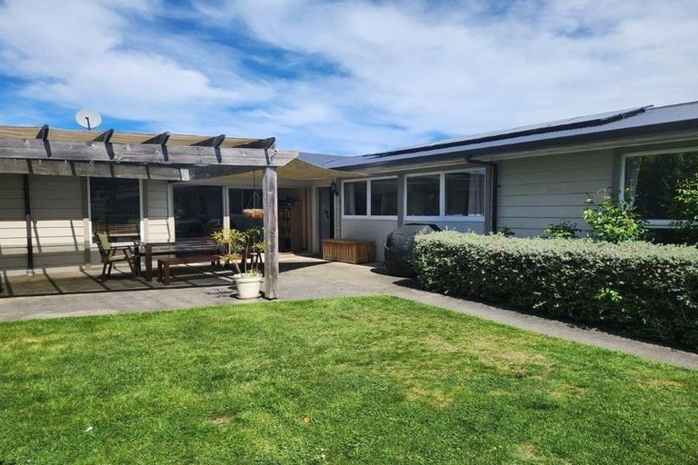 Photo of property in 1 Burrows Place, Ilam, Christchurch, 8041