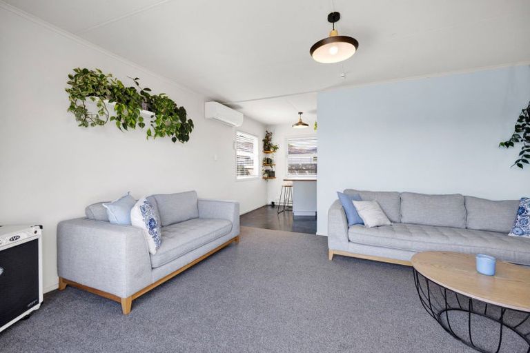 Photo of property in 73 Rata Street, Inglewood, 4330