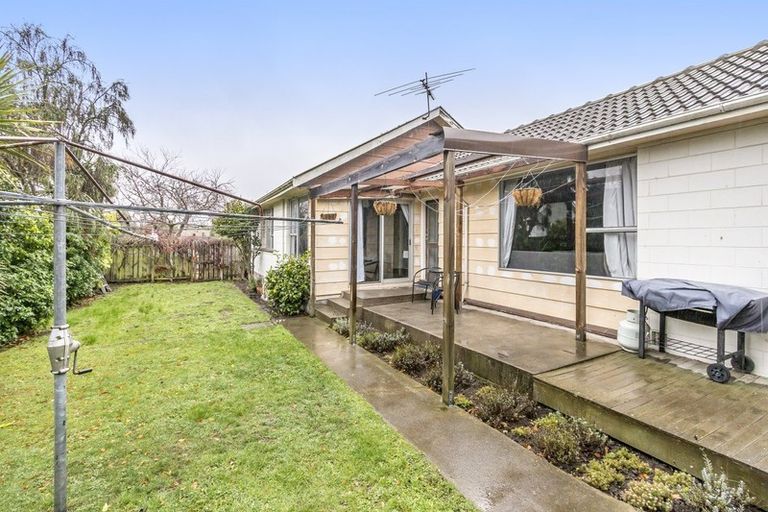 Photo of property in 45 Oakley Crescent, Hornby, Christchurch, 8042