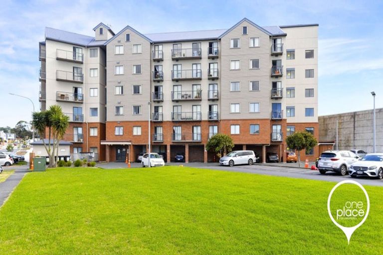 Photo of property in 4f/17 Crown Lynn Place, New Lynn, Auckland, 0600
