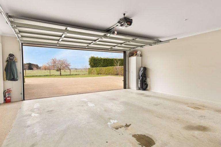 Photo of property in 24 Mckinnon Road, Edendale, Wyndham, 9893