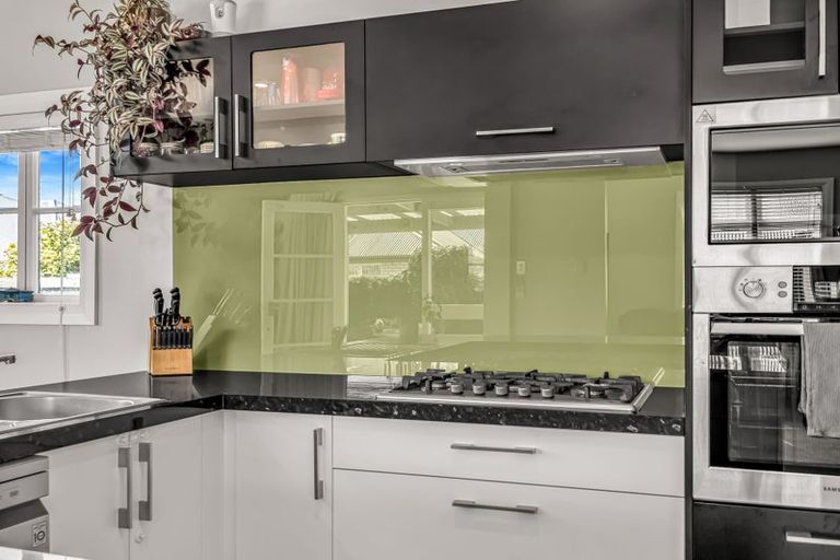 Photo of property in 6 Mortlake Street, Islington, Christchurch, 8042