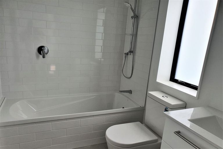 Photo of property in 12/104u Maupuia Road, Maupuia, Wellington, 6022
