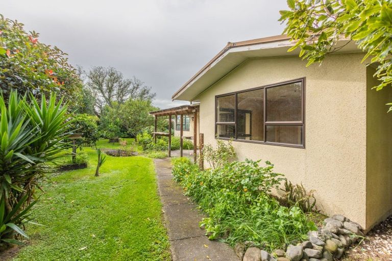 Photo of property in 16 Russell Street, Otane, 4202