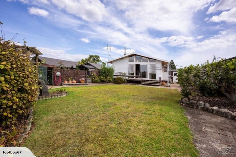 Photo of property in 28 Meachen Terrace, Waiuku, 2123