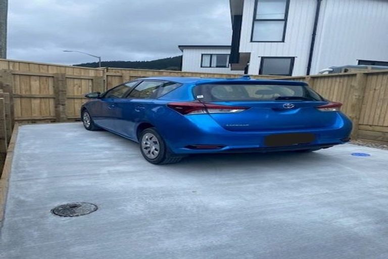 Photo of property in 28 Collins Avenue, Tawa, Wellington, 5028