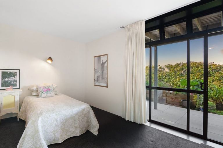 Photo of property in 181 Vaughans Road, Okura, Auckland, 0792