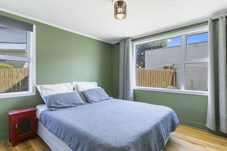 Photo of property in 102u1 Lyall Parade, Lyall Bay, Wellington, 6022