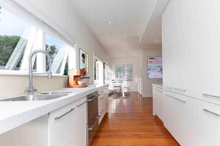 Photo of property in 12 Wautaiti Drive, Riverhead, 0820