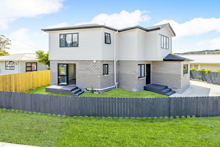 Photo of property in 59a Cedar Heights Avenue, Massey, Auckland, 0614