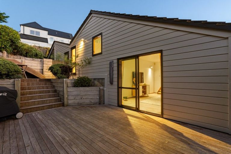 Photo of property in 15 Indira Place, Khandallah, Wellington, 6035