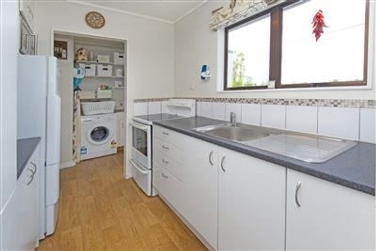 Photo of property in 47a Matai Road, Stanmore Bay, Whangaparaoa, 0932