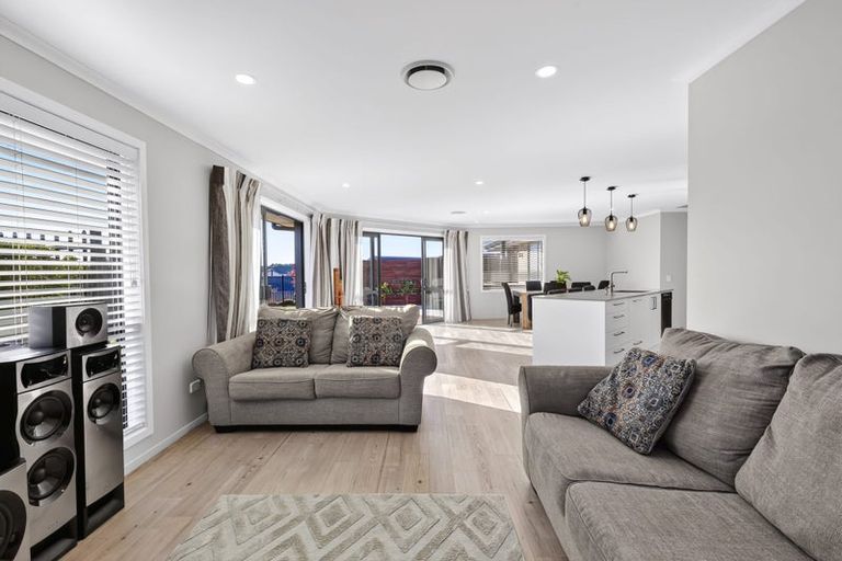 Photo of property in 14 Huntaway Close, Stoke, Nelson, 7011