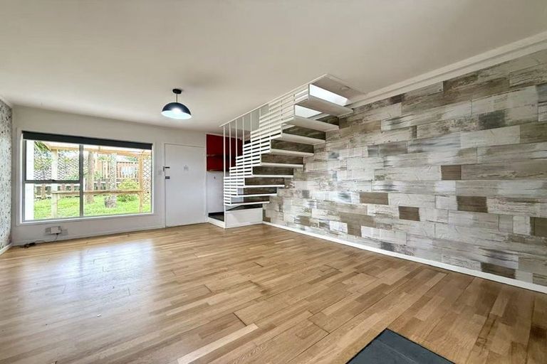 Photo of property in 7/108 West Coast Road, Glen Eden, Auckland, 0602