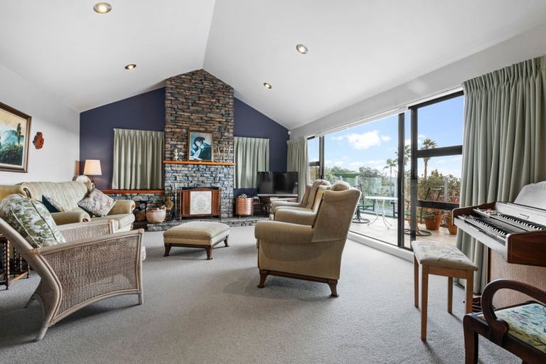 Photo of property in 39 Alec Craig Way, Gulf Harbour, Whangaparaoa, 0930
