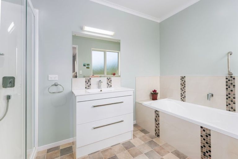 Photo of property in 8 Bluejacket Place, Whitby, Porirua, 5024