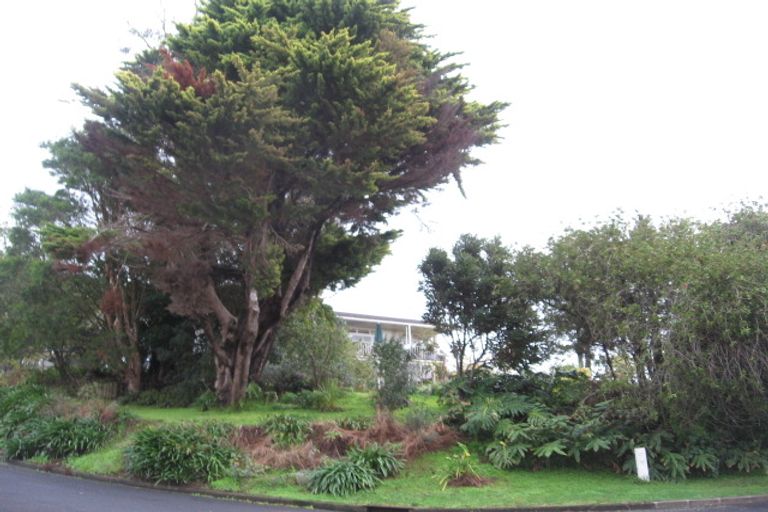 Photo of property in 4b Page, Mellons Bay, Auckland, 2014
