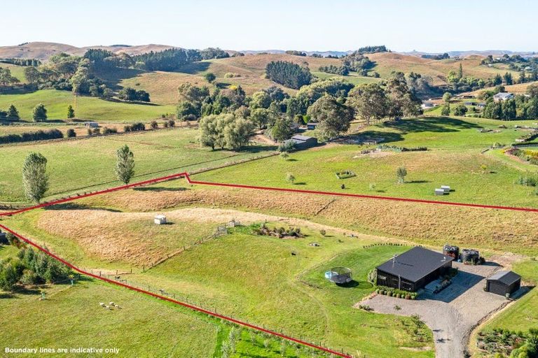 Photo of property in 53 Highlands Drive, Waipawa, 4210