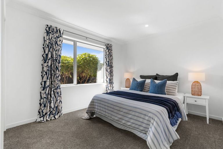 Photo of property in 32 The Runway, Wigram, Christchurch, 8042