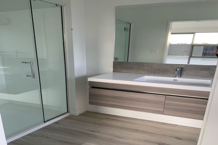 Photo of property in 10 Mccahon Drive, Rangiora, 7400