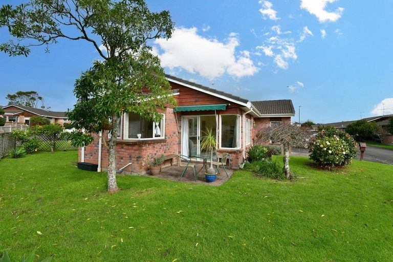 Photo of property in 15 The Grove, Red Beach, 0932