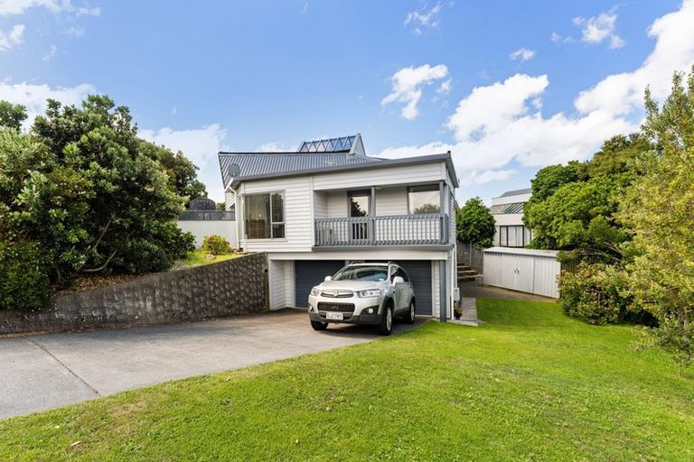 Photo of property in 40 Joseph Banks Drive, Whitby, Porirua, 5024
