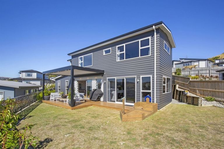 Photo of property in 64 Endeavour Drive, Whitby, Porirua, 5024