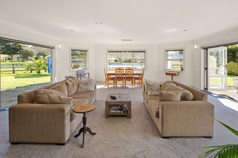 Photo of property in 10 Parker Road, Huntly, 3771