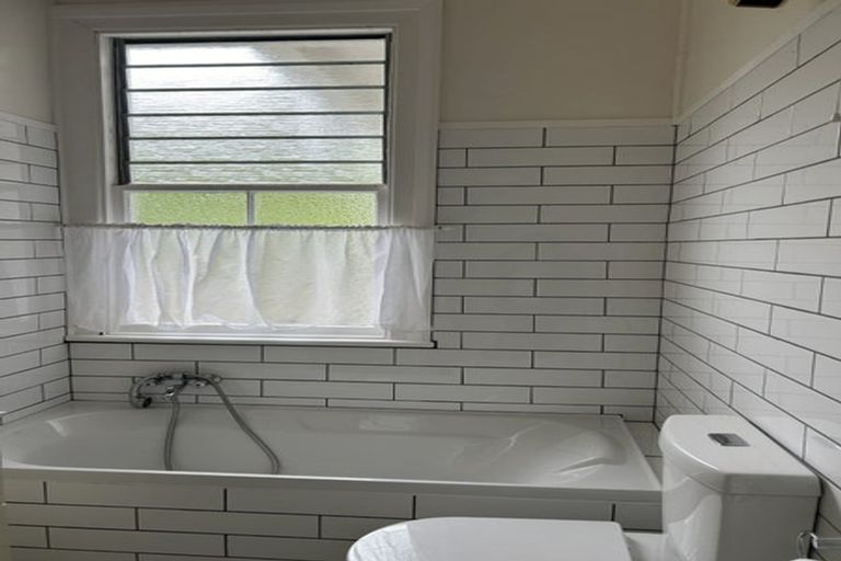 Photo of property in 36 The Parade, Island Bay, Wellington, 6023