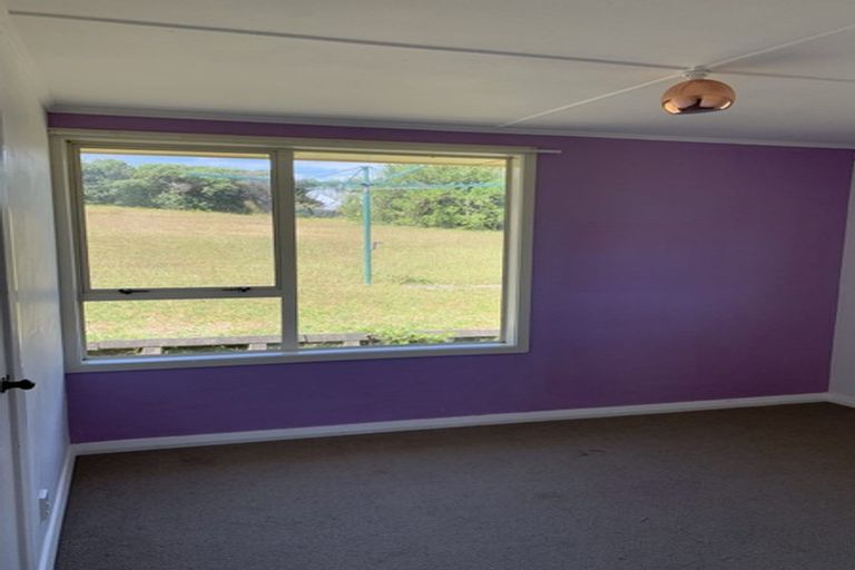 Photo of property in 11 Taupiri Crescent, Titahi Bay, Porirua, 5022