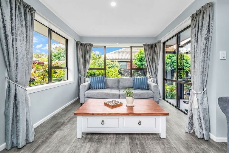 Photo of property in 413 Yaldhurst Road, Russley, Christchurch, 8042